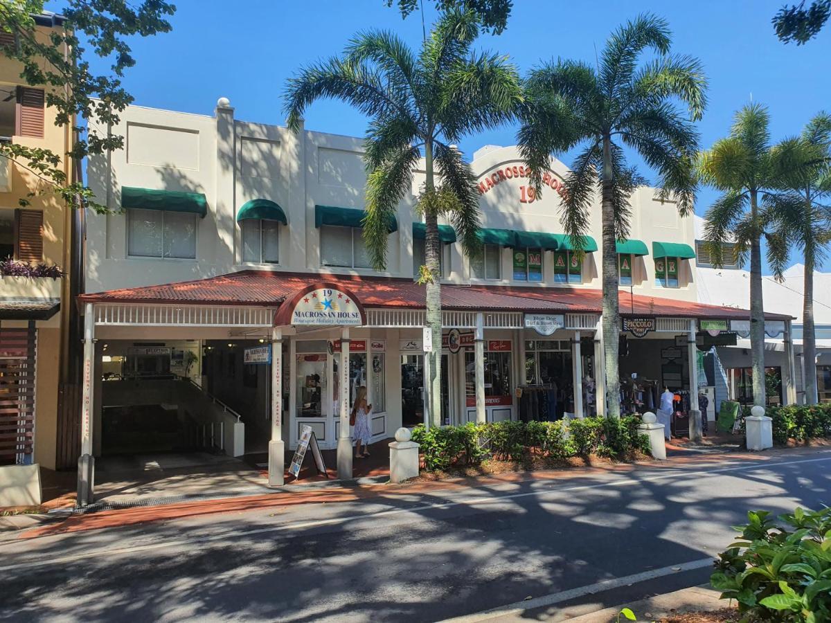 Macrossan House Boutique Holiday Apartments Port Douglas Bagian luar foto