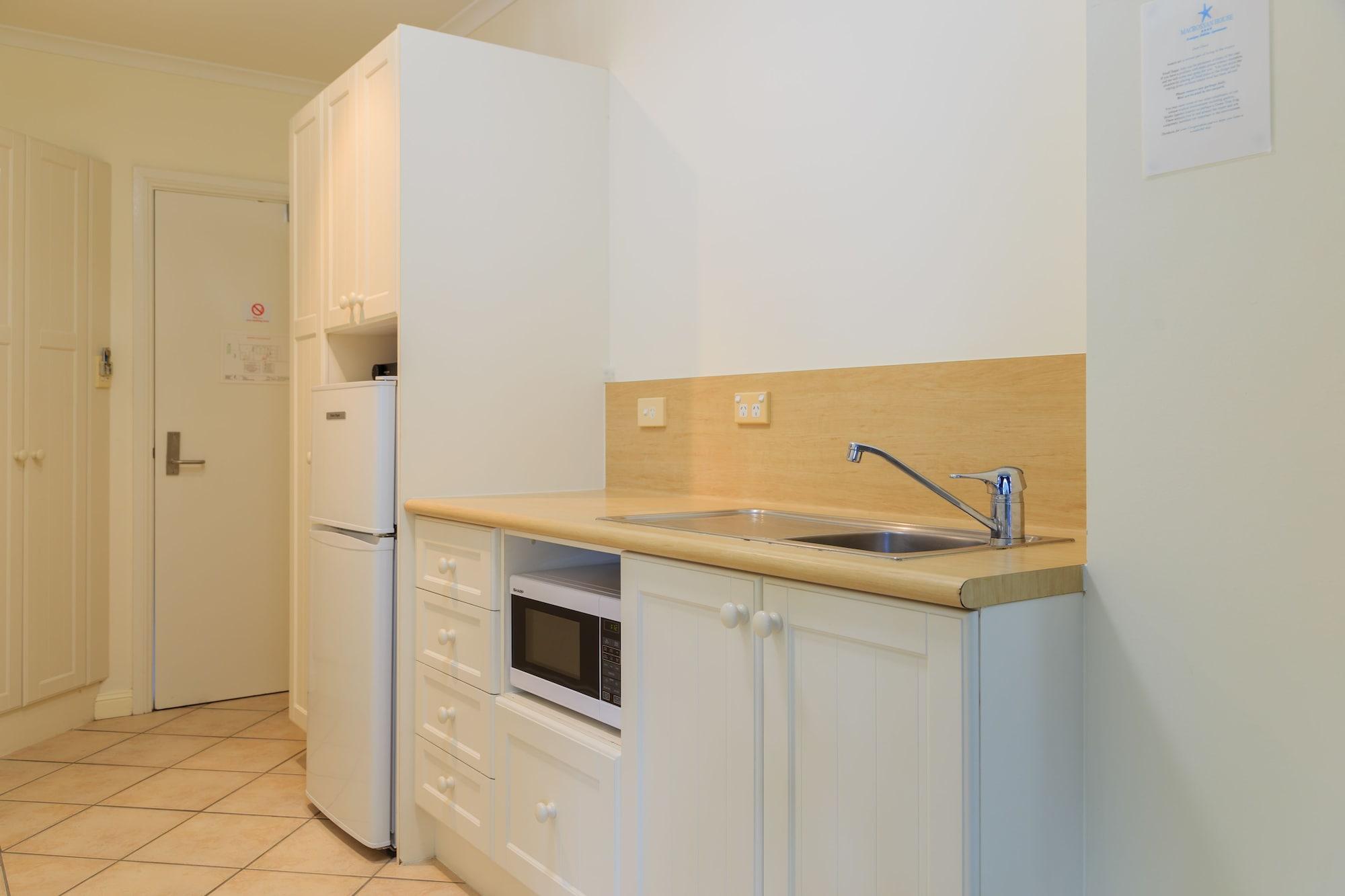 Macrossan House Boutique Holiday Apartments Port Douglas Bagian luar foto