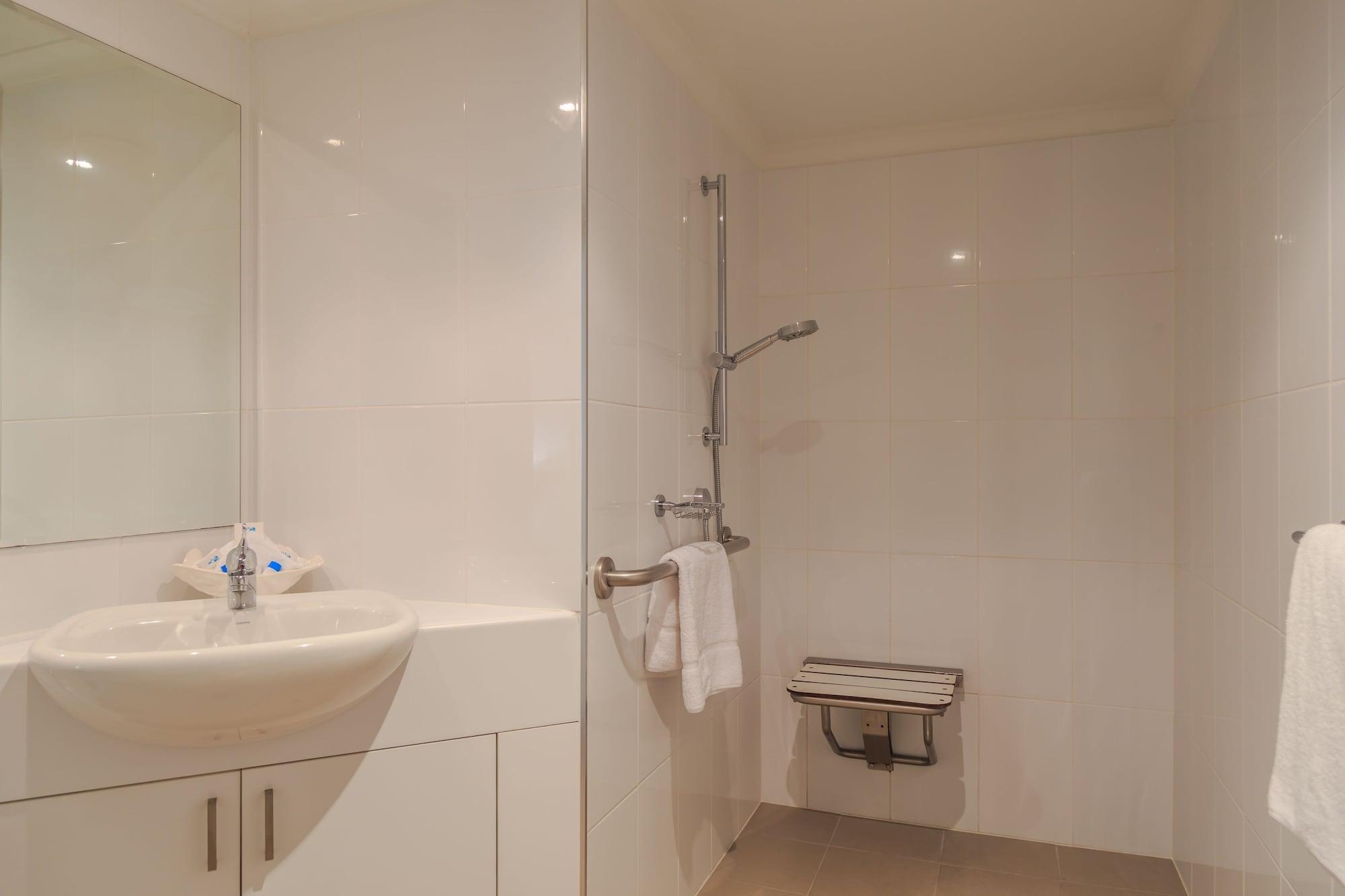 Macrossan House Boutique Holiday Apartments Port Douglas Bagian luar foto