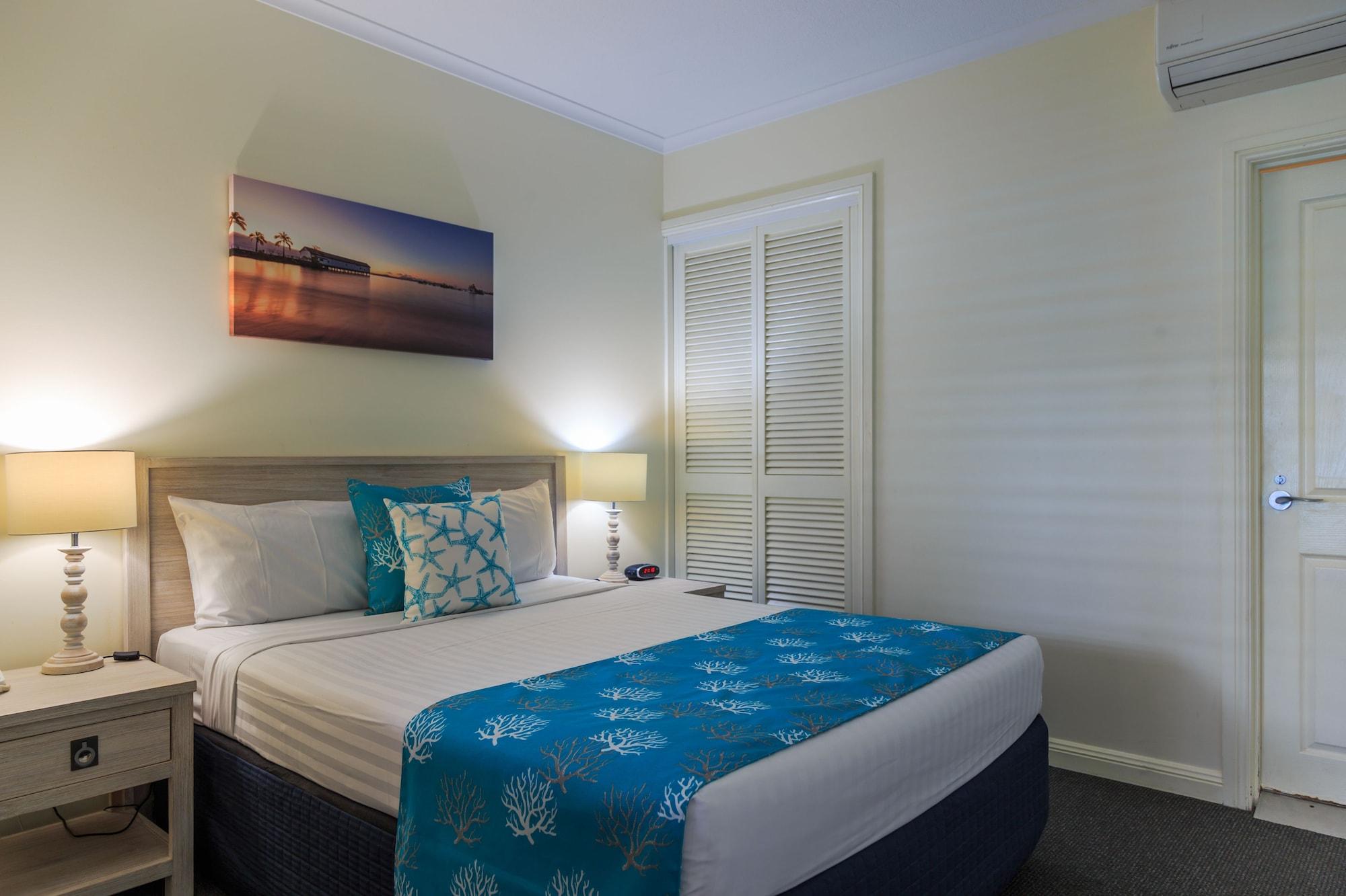 Macrossan House Boutique Holiday Apartments Port Douglas Bagian luar foto