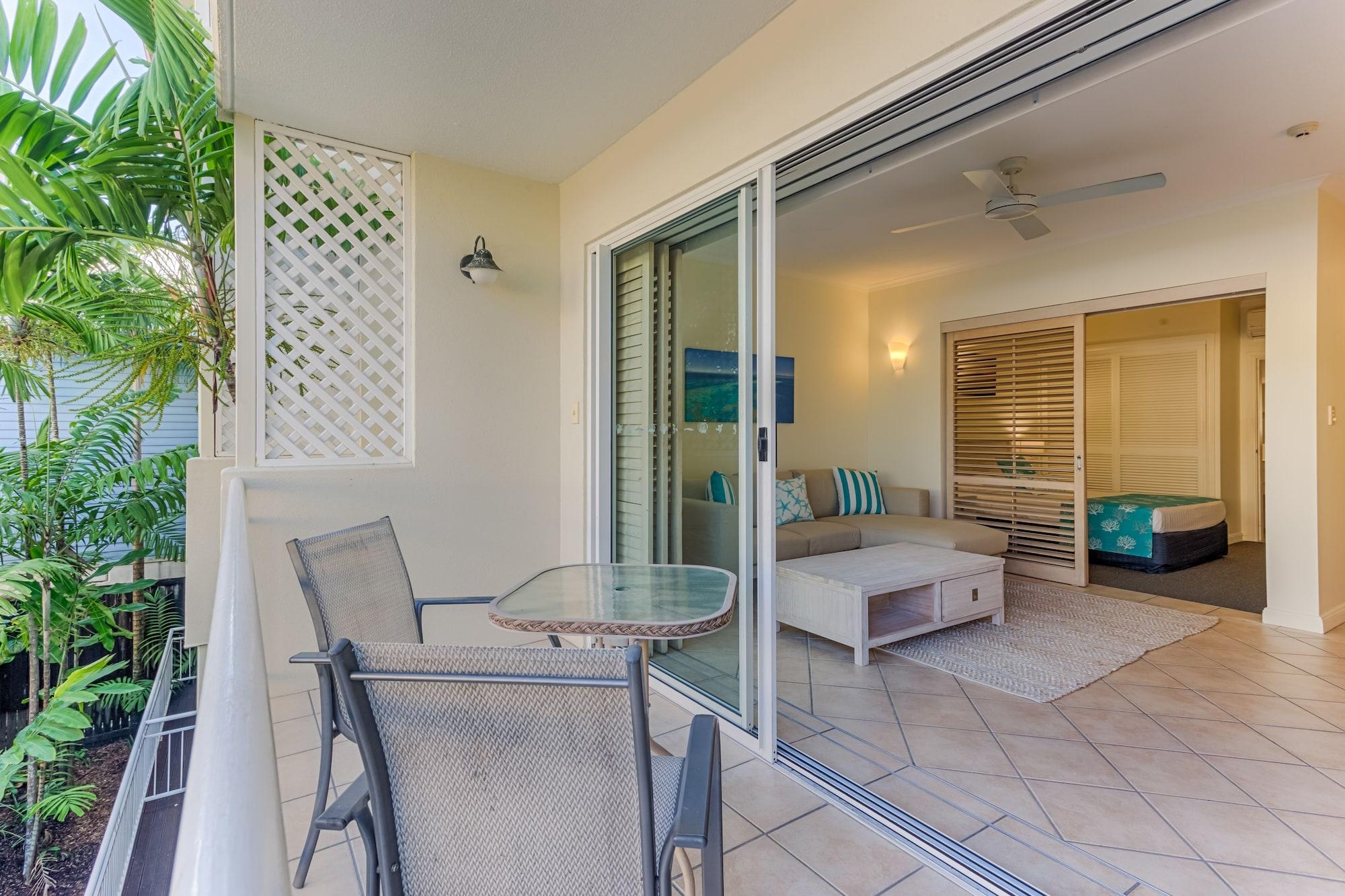 Macrossan House Boutique Holiday Apartments Port Douglas Bagian luar foto