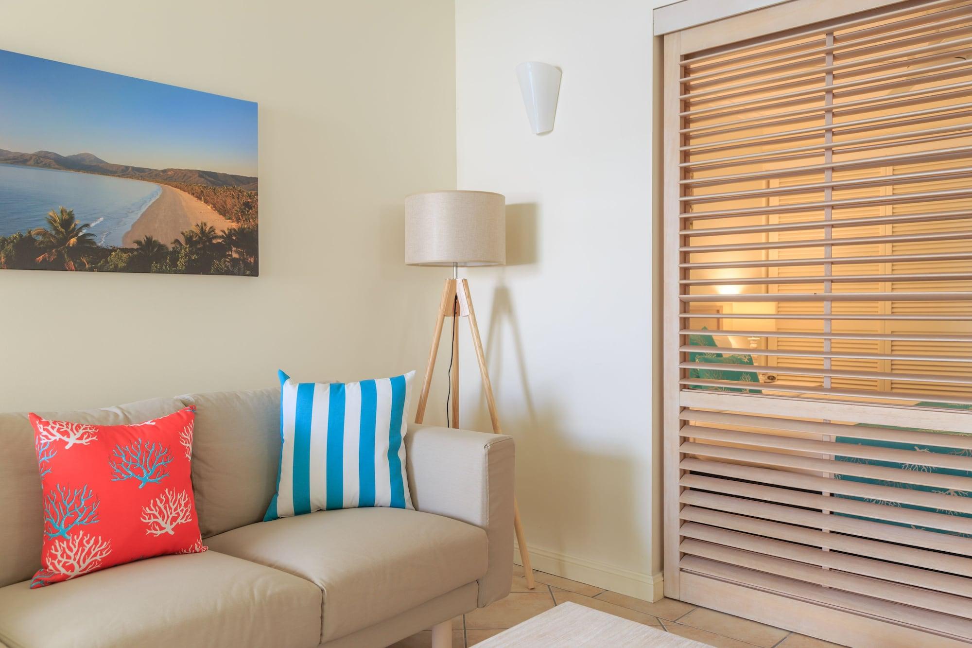 Macrossan House Boutique Holiday Apartments Port Douglas Bagian luar foto