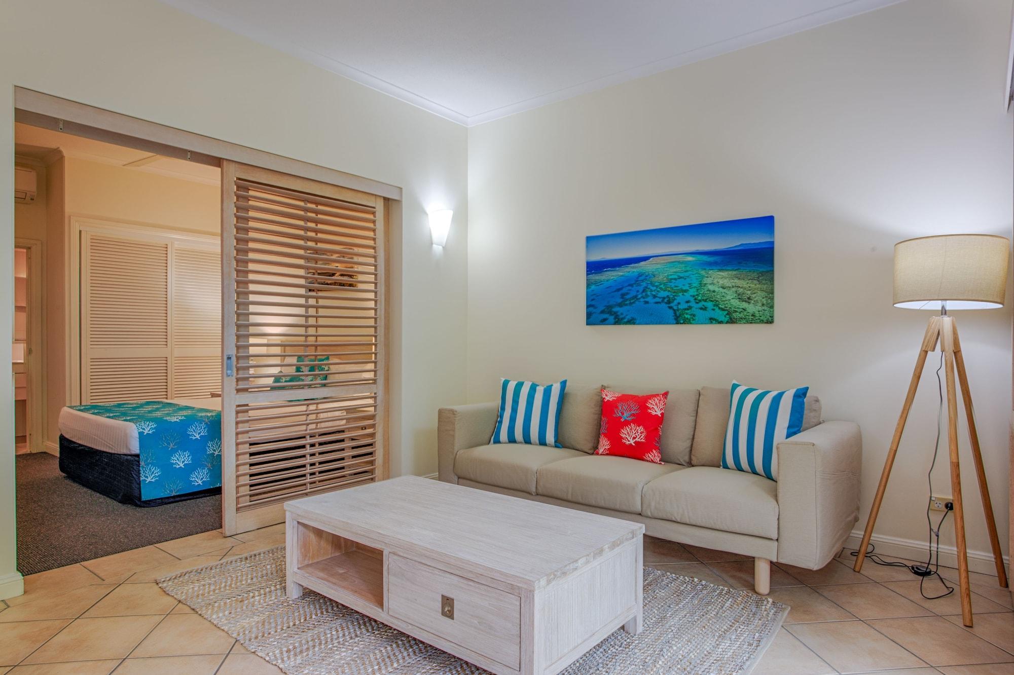 Macrossan House Boutique Holiday Apartments Port Douglas Bagian luar foto