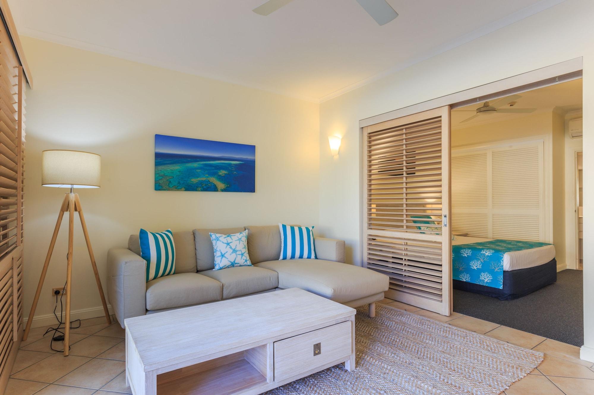 Macrossan House Boutique Holiday Apartments Port Douglas Bagian luar foto
