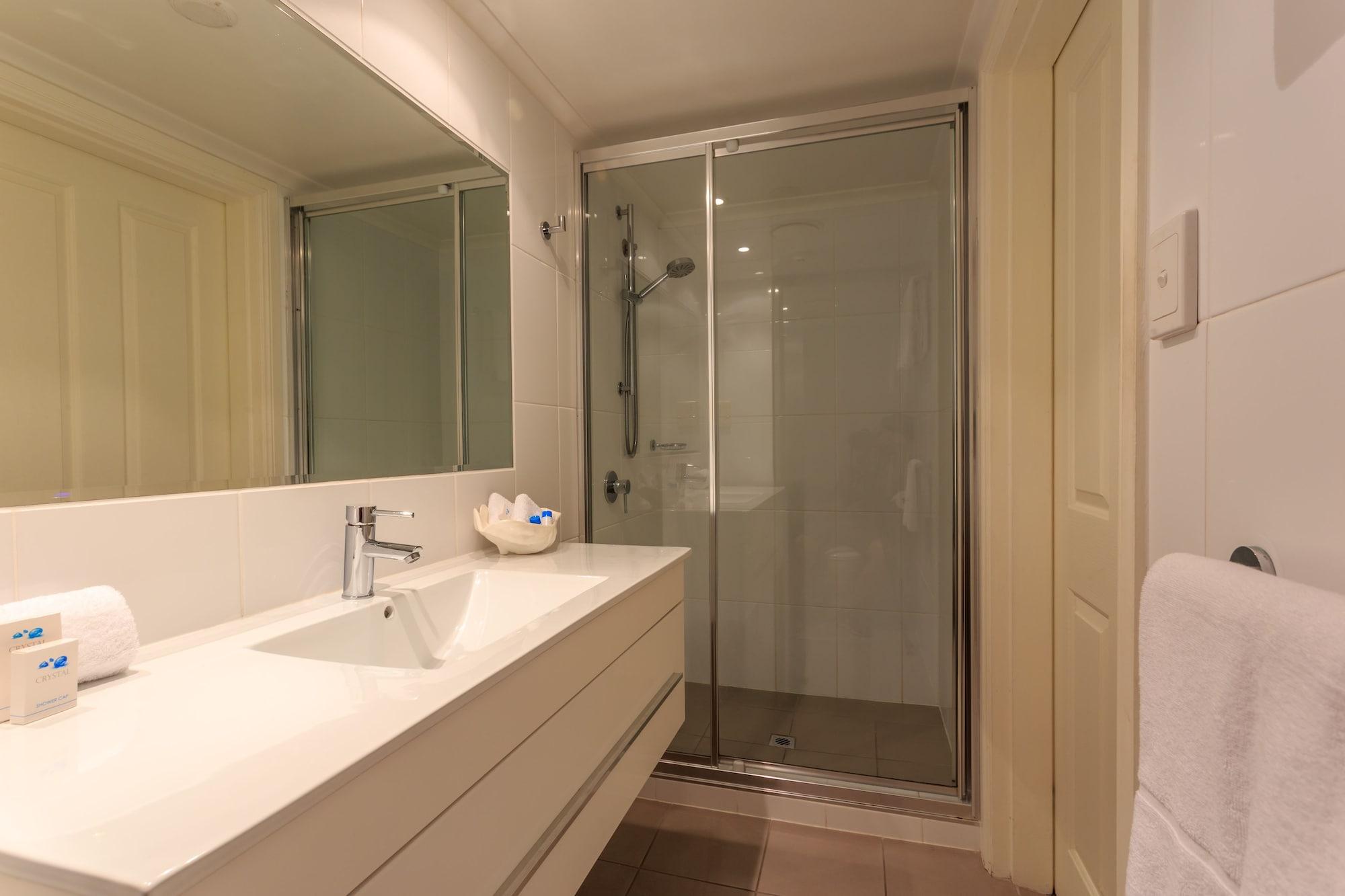 Macrossan House Boutique Holiday Apartments Port Douglas Bagian luar foto