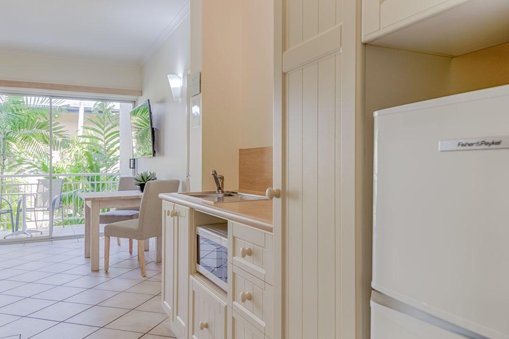 Macrossan House Boutique Holiday Apartments Port Douglas Bagian luar foto