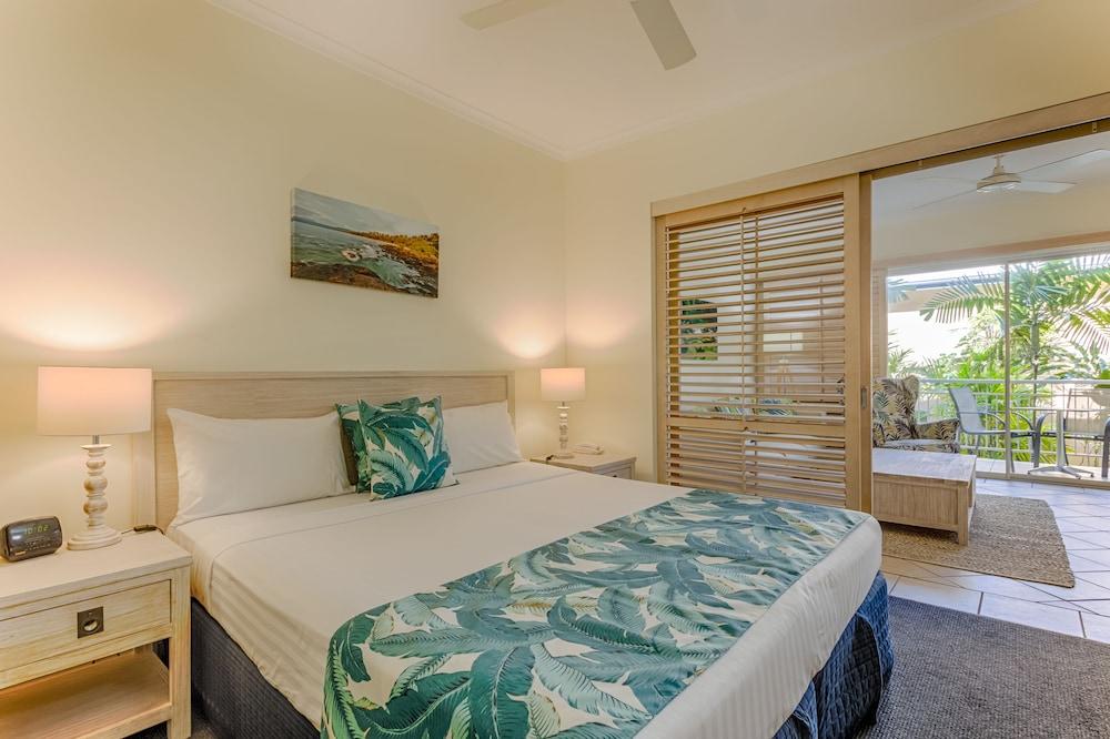 Macrossan House Boutique Holiday Apartments Port Douglas Bagian luar foto
