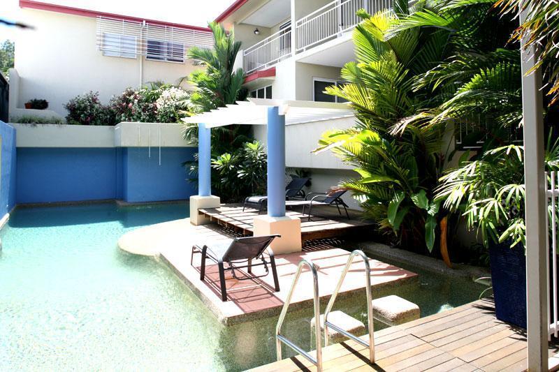 Macrossan House Boutique Holiday Apartments Port Douglas Bagian luar foto