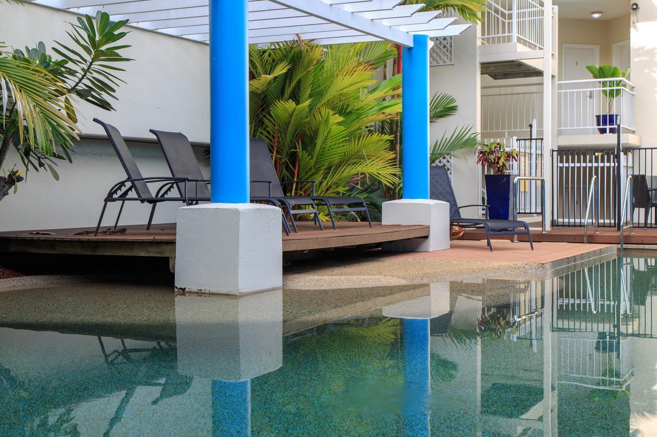 Macrossan House Boutique Holiday Apartments Port Douglas Bagian luar foto
