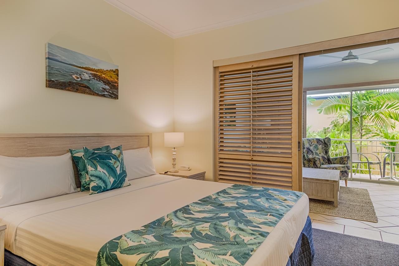 Macrossan House Boutique Holiday Apartments Port Douglas Bagian luar foto
