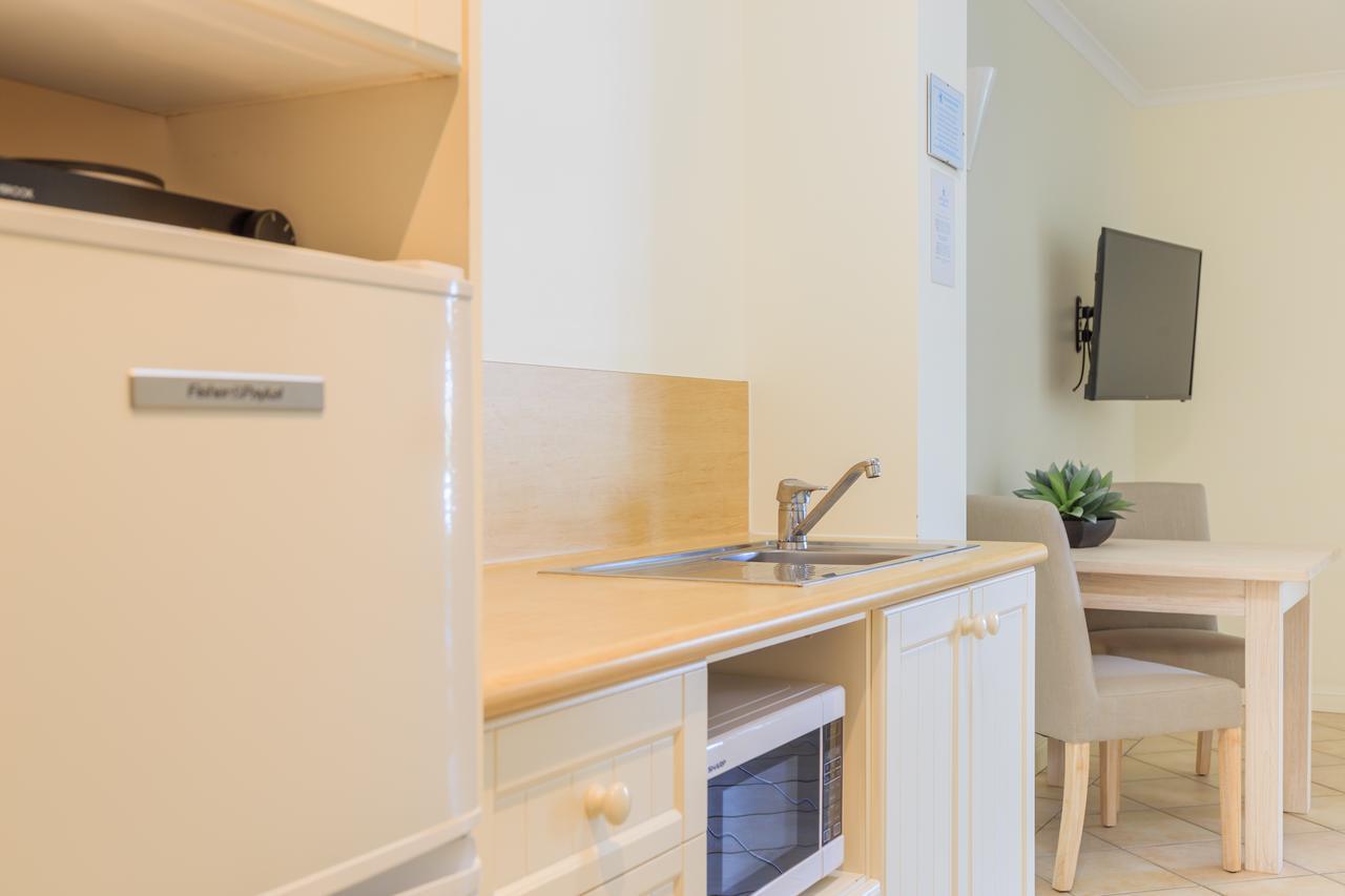 Macrossan House Boutique Holiday Apartments Port Douglas Bagian luar foto