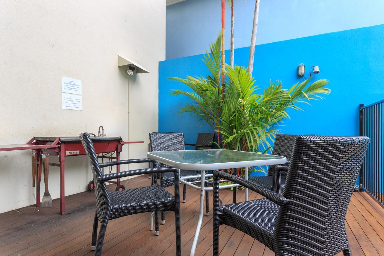 Macrossan House Boutique Holiday Apartments Port Douglas Bagian luar foto