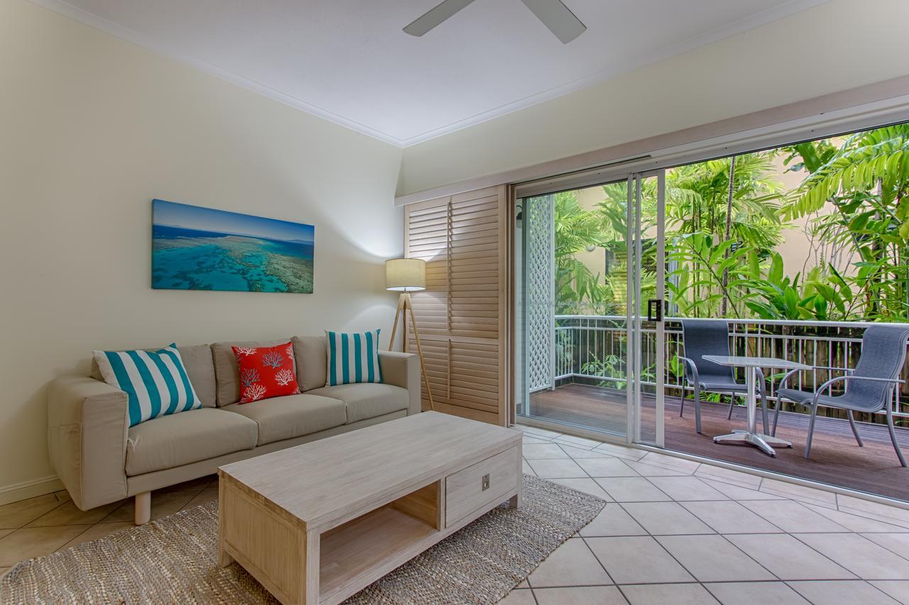 Macrossan House Boutique Holiday Apartments Port Douglas Bagian luar foto