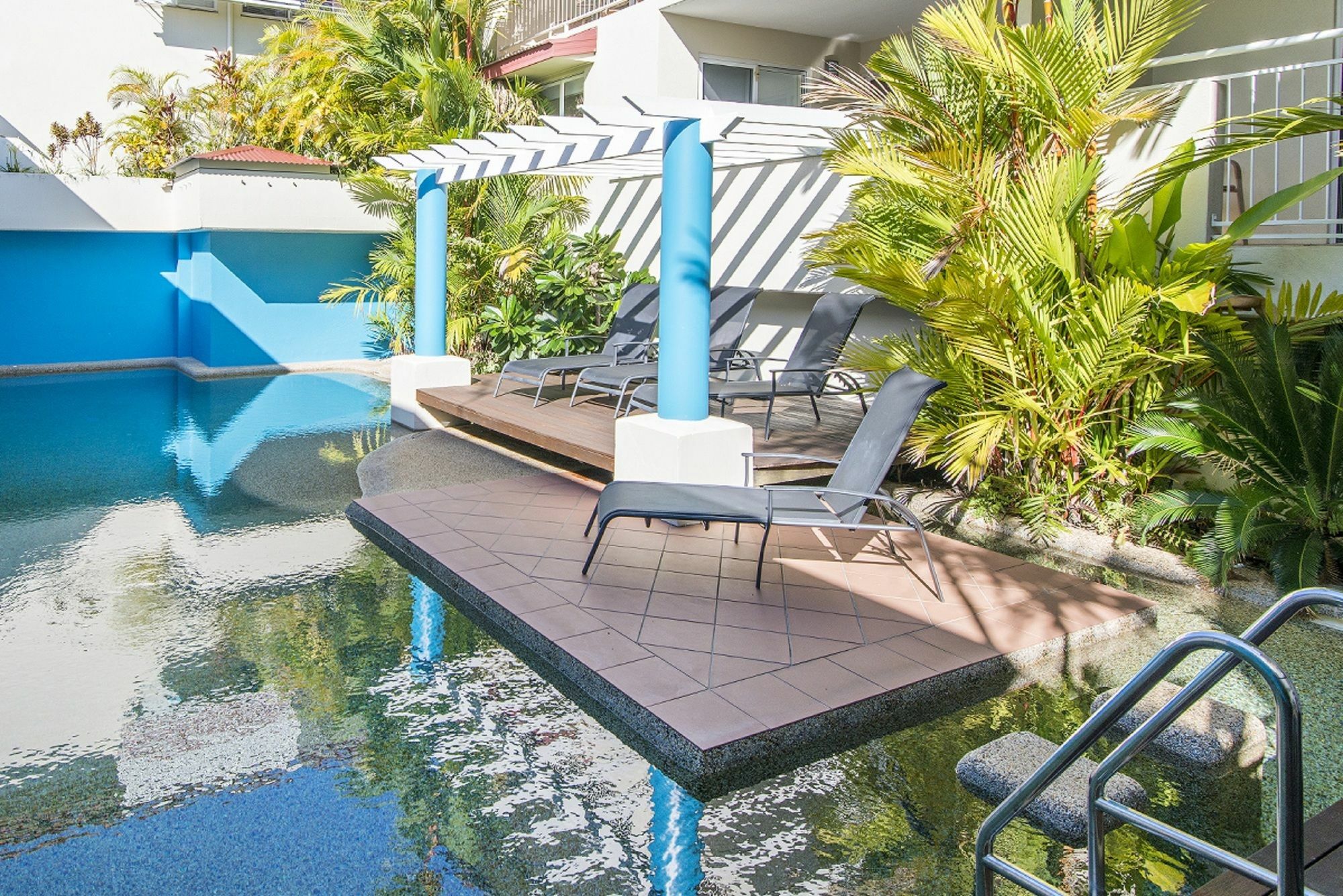 Macrossan House Boutique Holiday Apartments Port Douglas Bagian luar foto