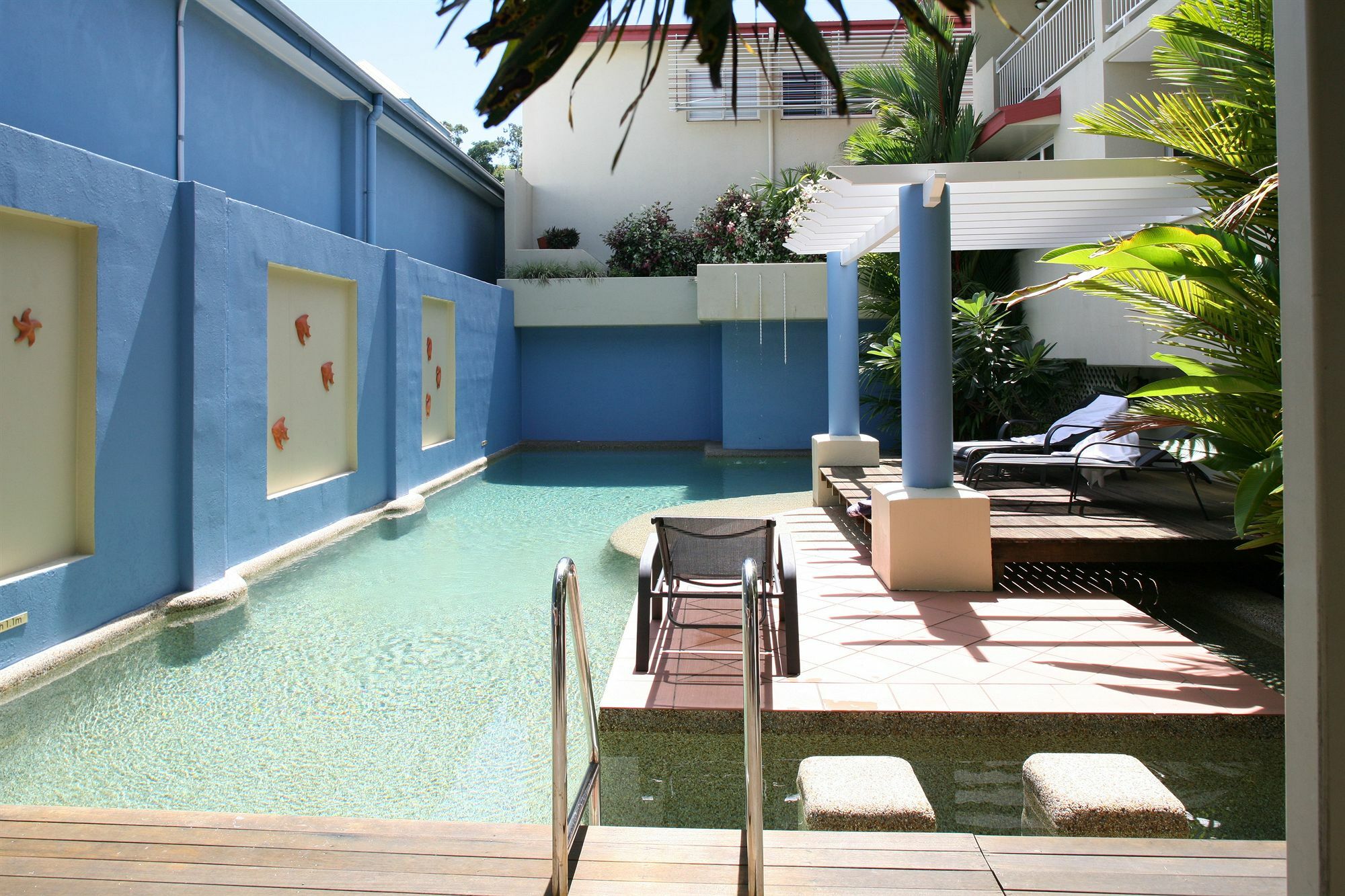 Macrossan House Boutique Holiday Apartments Port Douglas Bagian luar foto