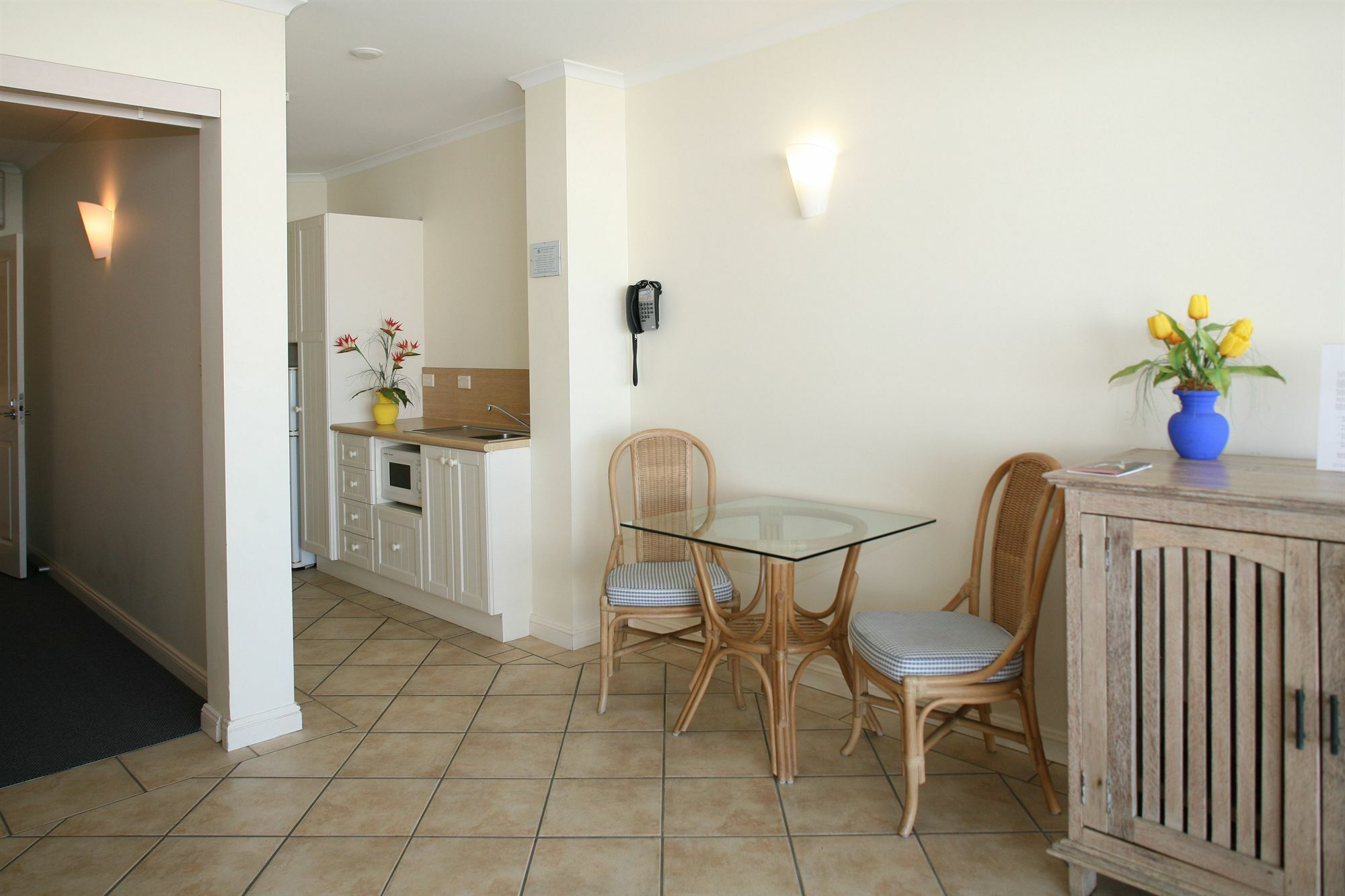 Macrossan House Boutique Holiday Apartments Port Douglas Bagian luar foto