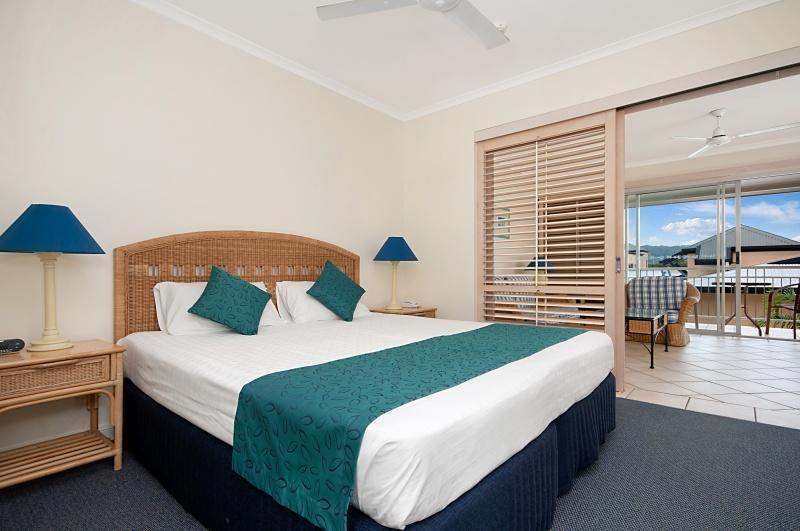 Macrossan House Boutique Holiday Apartments Port Douglas Bagian luar foto