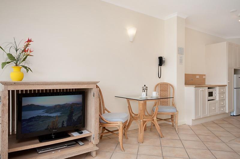 Macrossan House Boutique Holiday Apartments Port Douglas Bagian luar foto