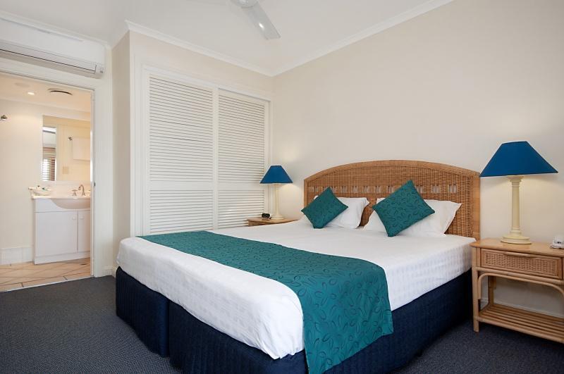 Macrossan House Boutique Holiday Apartments Port Douglas Bagian luar foto
